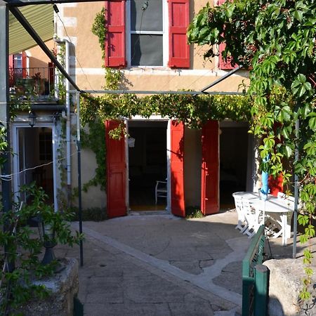 St Jean Du Gard : Spacious Apartment With Use Of Pool Сен-Жан-дю-Гар Екстериор снимка